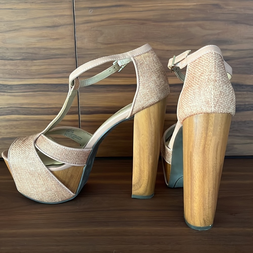 Jessica Simpson Pink Dolee Platform heels Size 8M- make an offer - Picture 3 of 6